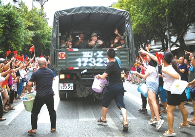 重庆山火救援再次展现中国人应对危机的强大凝聚力