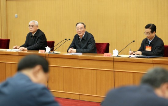 日前,中央纪委在北京举办派驻纪检组组长副组长培训班。这是4月20日,中共中央政治局常委、中央纪委书记王岐山出席开班式并讲话。新华社记者 马占成 摄