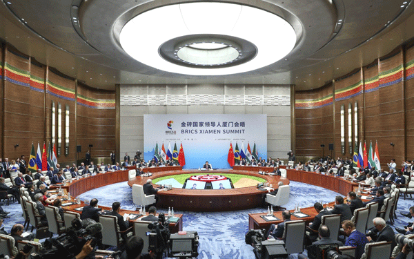 9月4日,金砖国家领导人第九次会晤在厦门国际会议中心举行。国家主席习近平主持会晤并发表题为《深化金砖伙伴关系 开辟更加光明未来》的重要讲话。南非总统祖马、巴西总统特梅尔、俄罗斯总统普京、印度总理莫迪出席。
