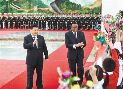 习近平同纳米比亚总统根哥布会谈