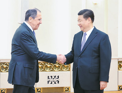 4月23日，国家主席习近平在北京人民大会堂会见俄罗斯外长拉夫罗夫。 　　新华社记者 姚大伟摄