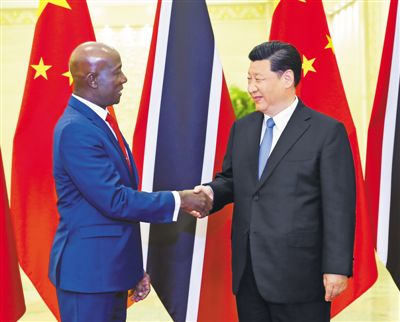 5月15日,国家主席习近平在北京人民大会堂会见特立尼达和多巴哥总理罗利。 新华社记者 谢环驰摄