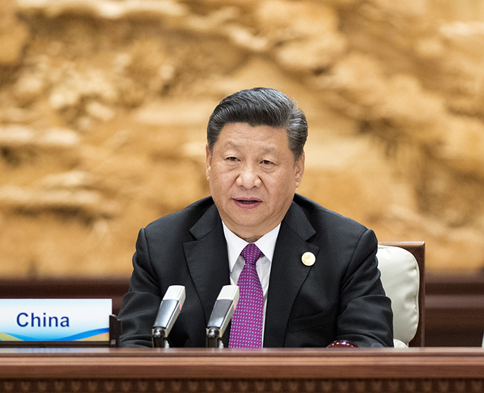 4月27日，第二届“一带一路”国际合作高峰论坛在北京雁栖湖国际会议中心举行圆桌峰会，国家主席习近平主持会议并致开幕辞。（新华社记者 李学仁 摄）