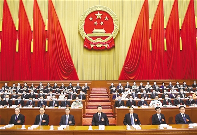 5月22日，第十三届全国人民代表大会第三次会议在北京人民大会堂开幕。党和国家领导人习近平、李克强、汪洋、王沪宁、赵乐际、韩正、王岐山等出席，栗战书主持大会。 新华社记者 鞠鹏 摄