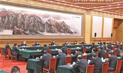1月18日至20日，中共中央总书记、国家主席、中央军委主席习近平在北京、河北考察，并主持召开北京2022年冬奥会和冬残奥会筹办工作汇报会。这是20日上午，习近平在北京人民大会堂主持召开北京2022年冬奥会和冬残奥会筹办工作汇报会并发表重要讲话。 新华社记者 王晔 摄