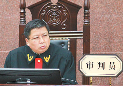 用行动诠释人民法官内涵（最美基层干部）