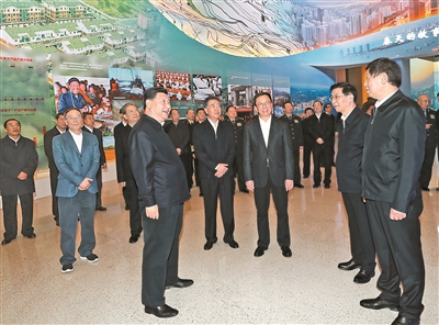 11月13日，党和国家领导人习近平、栗战书、汪洋、王沪宁、赵乐际、韩正、王岐山等在国家博物馆参观“伟大的变革——庆祝改革开放40周年大型展览”。 新华社记者 谢环驰 摄