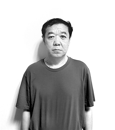 刘晓春，吉林省白城师范学院原党委书记。2018年8月，因严重违纪违法被吉林省纪委监委立案审查调查。同年11月，被开除党籍、开除公职，并移送检察机关依法审查、提起公诉。张恒旭 摄
