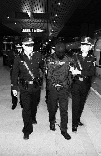 北京追逃再传捷报 两名在逃24年职务犯罪嫌疑人归案