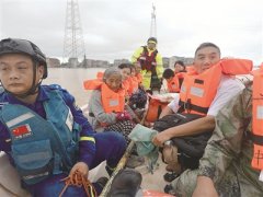 纪检监察干部闻汛而动战鄱湖 与时间赛跑 护群众平安