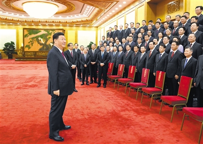 6月29日，中共中央总书记、国家主席、中央军委主席习近平在北京会见全国优秀县委书记。新华社记者 李学仁 摄