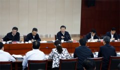 把纪律挺在前面 实践＂四种形态＂  以严明的纪律管全党治全党