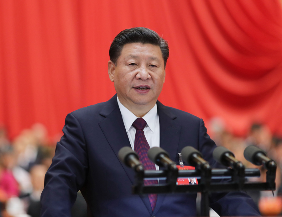 习近平引领中国特色社会主义进入的新时代,也是站在十字路口的人类探索发展路径的新时代