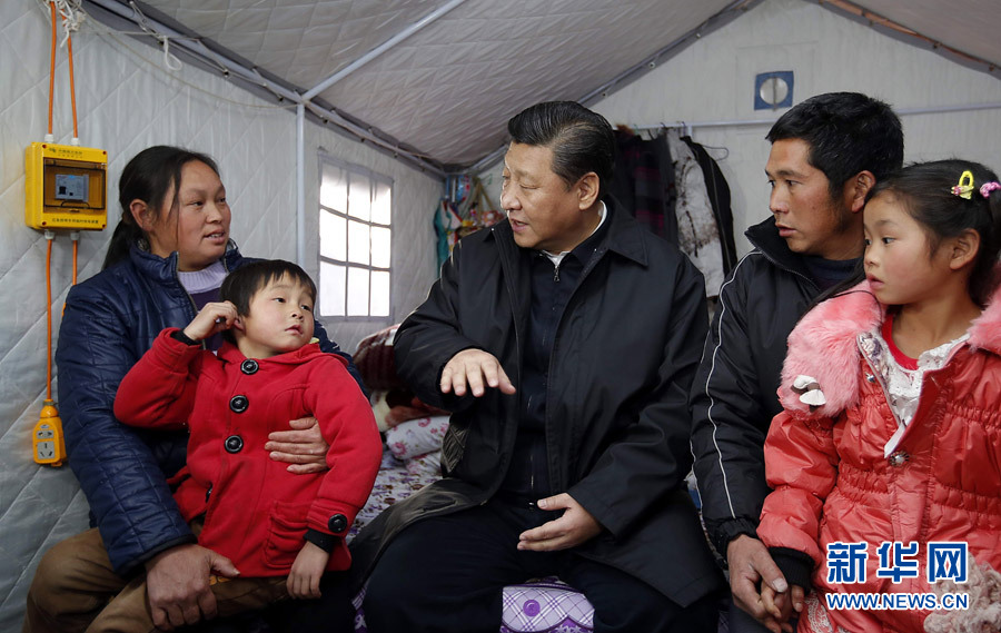 习近平引领中国特色社会主义进入的新时代,也是站在十字路口的人类探索发展路径的新时代