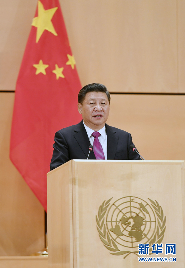 习近平引领中国特色社会主义进入的新时代,也是站在十字路口的人类探索发展路径的新时代
