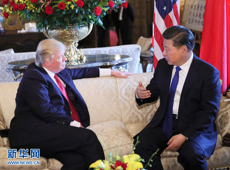 习近平引领中国特色社会主义进入的新时代,也是站在十字路口的人类探索发展路径的新时代