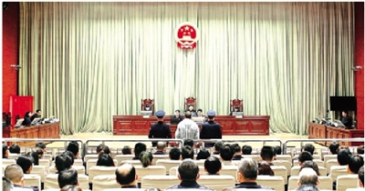 图为4月21日，兰州市中级人民法院开庭审理柳丰德受贿、行贿案。 （兰州市中级人民法院供图）
