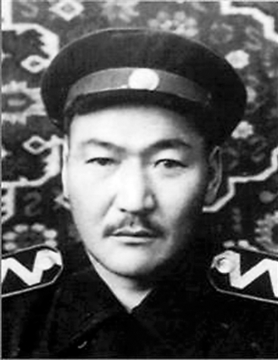 达列力汗·苏古尔巴也夫像（资料图片）新华社发