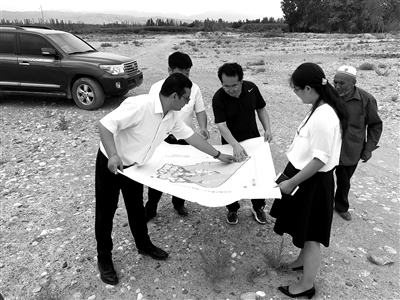 “确保每个贫困户如期脱贫”