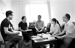 做敢于斗争善于斗争的战士